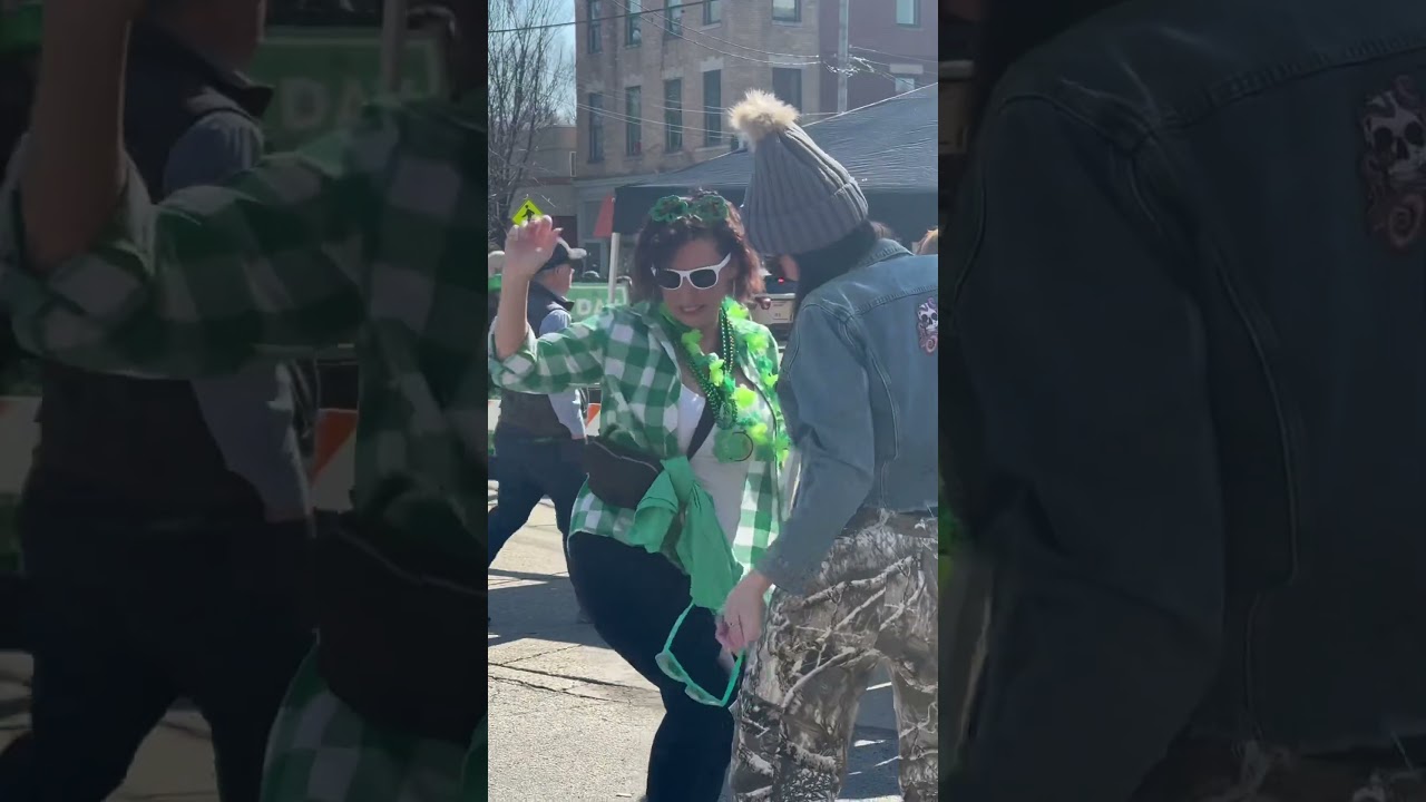 Louisville, Ky really knows how to throw a St. Patty&rsquo;s parade 🍀🙌 #dazed8 #stpatricksday