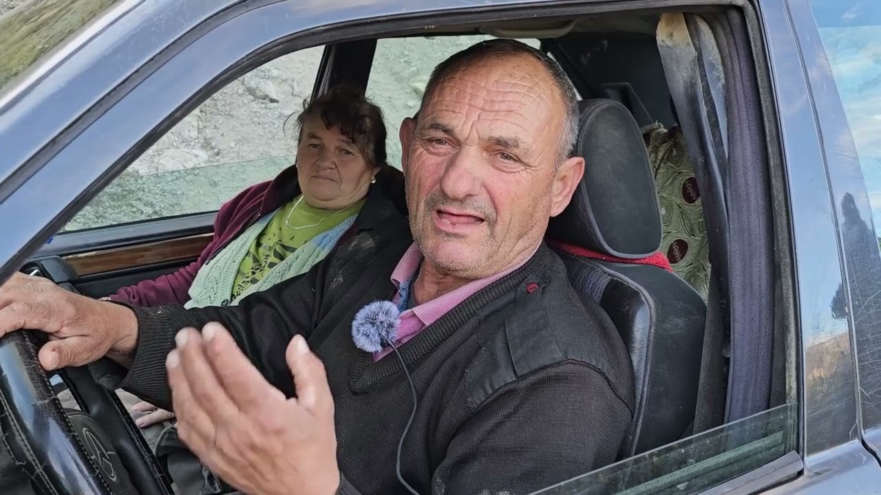 Bashkia Elbasan i ka lënë prej 30 vitesh pa rrugë, banorët e sistemojnë me lekët e veta