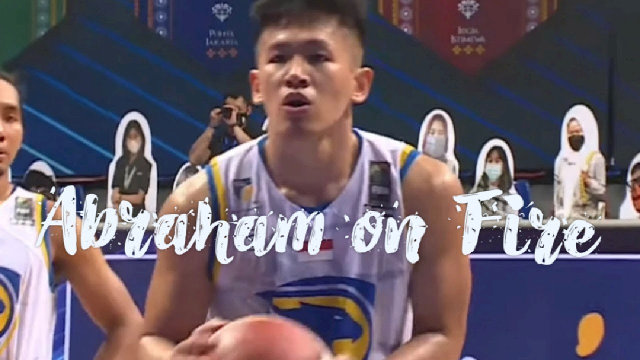 Highlights Abraham Damar cetak 28 point. Prawira Bandung vs West bandits