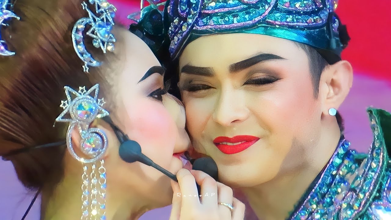 มีผู้ประกาศขึ้นมา พระเอกบอกประกาศนานๆ จะได้กอดนานๆใช่มั้ย💋กอดนานๆ หอมเน้นๆ ซูมให้เห็นกันชัดๆไปเลย😜