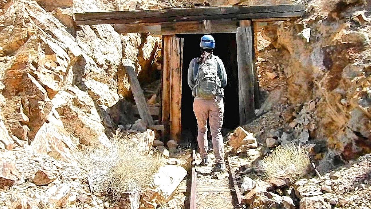 Историческая шахта в Неваде - Кладбище - Хижина - Многоуровневая шахта - Рудовоз ⛏️💰