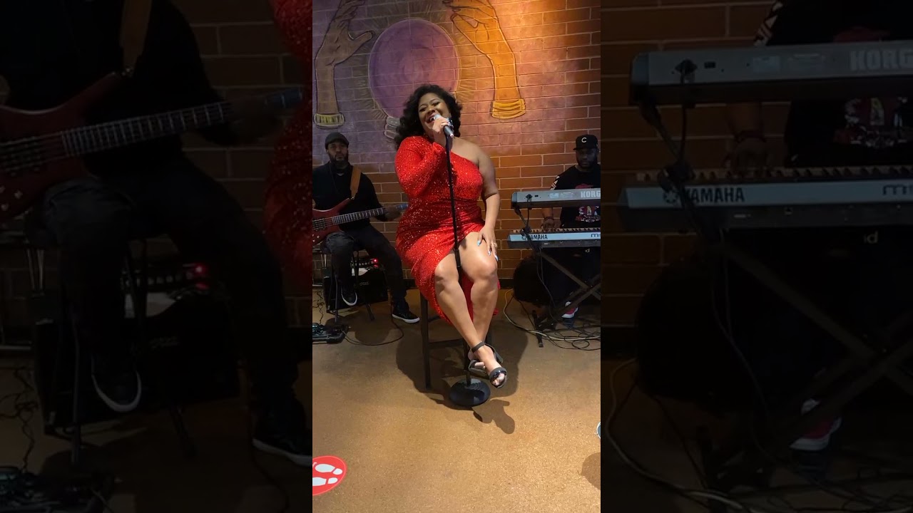 New Groove Feat Eloni Yawn Sweet Thing At The Dabyou in Gilbert