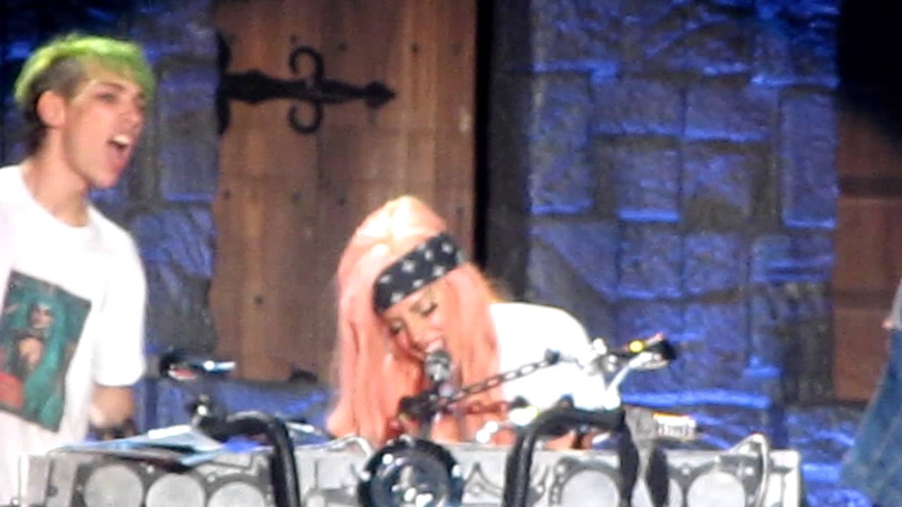 Lady Gaga - You and I @River Plate Stadium 16/11 HD