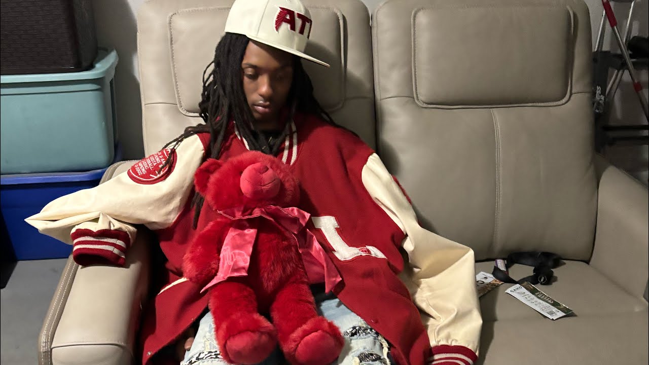 6Kozart - Hefner Hugh (Official Music Video)