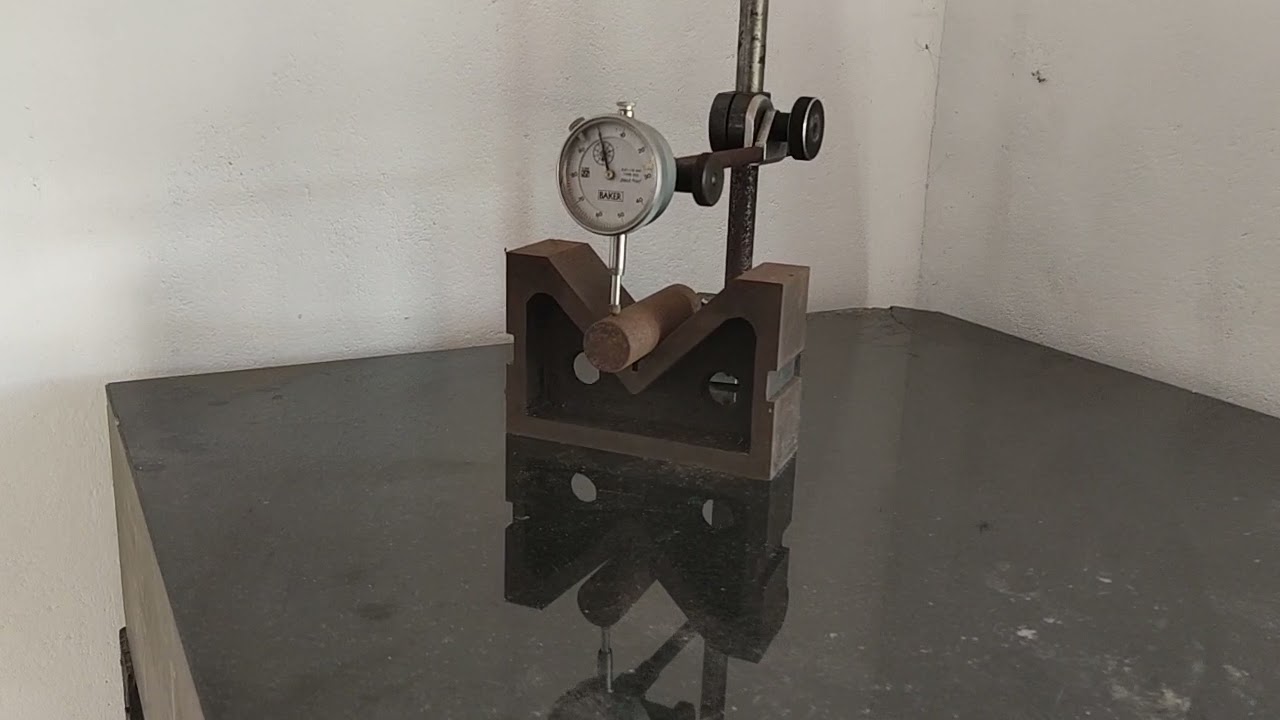 roundness of a shaft using dial gauge
