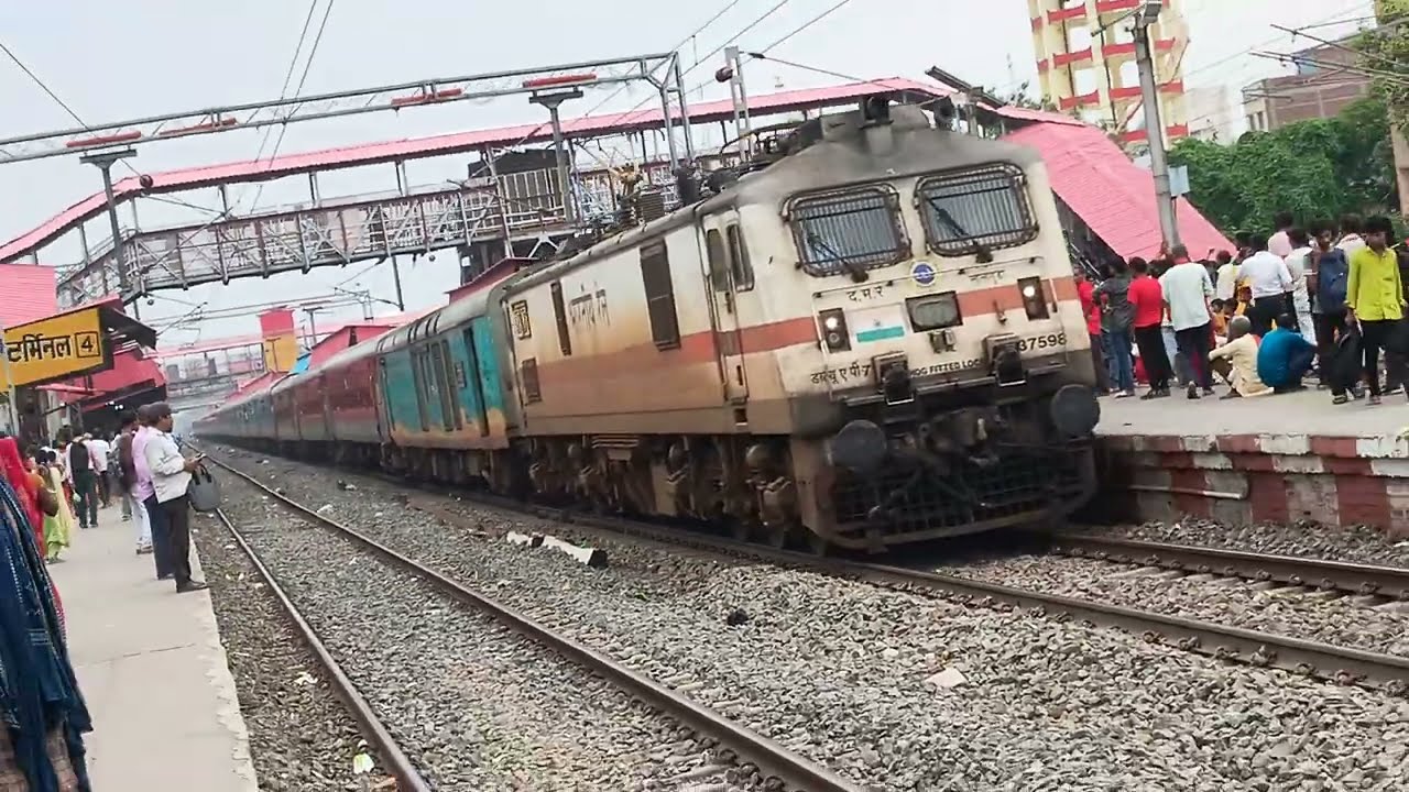 🚩Humsafar express Bhagalpur to Ajmer junction 13423 Skip Rajendra nagar terminal full speed 110km📍