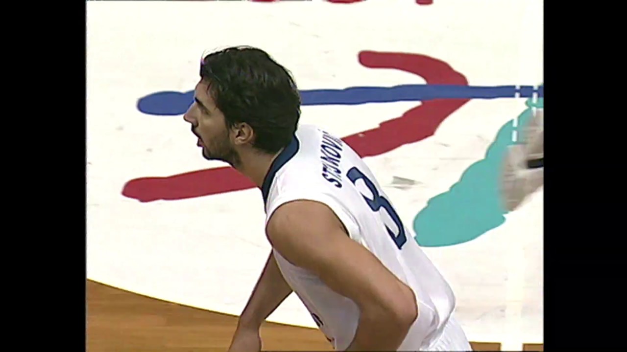 Peja Stojakovic with 30 PTS against Spain!