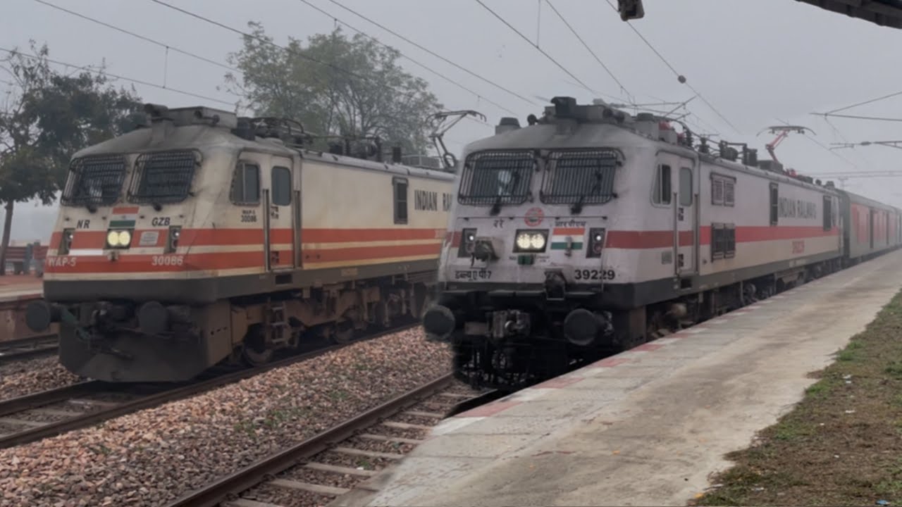 WAP5 Gatimaan,Vande Bharat,WAP-7s Kerala,Samata & Taj Express Back To Back Crossings At Bhandai Agra