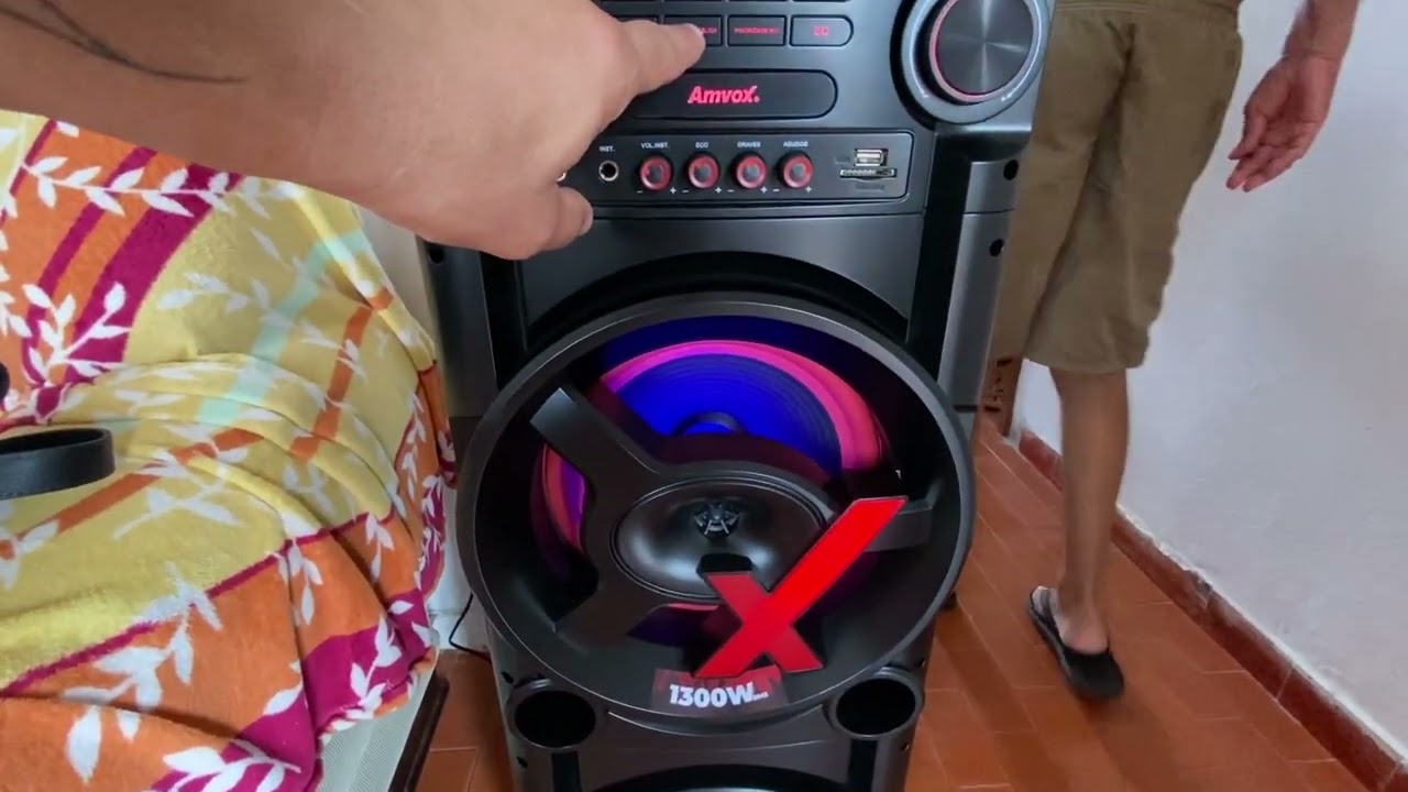 Caixa amvox 1300w é boa?