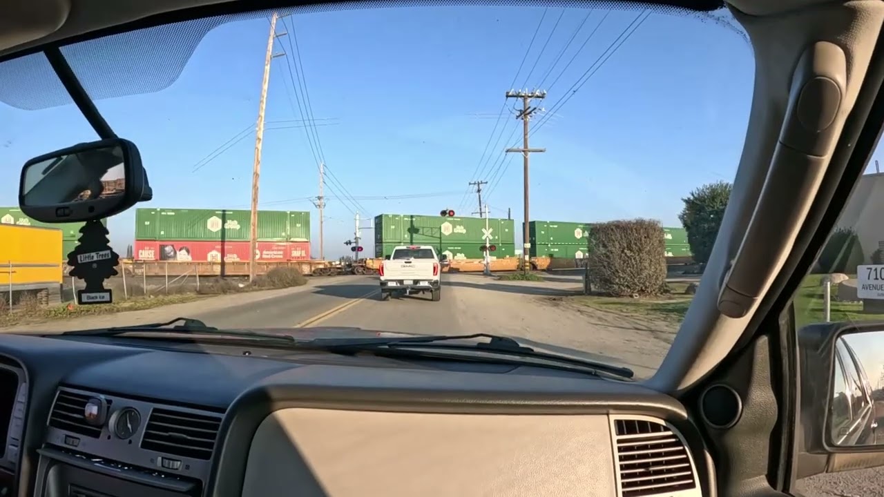 Union pacfifc freight train passing Goshen CA 1/13/26