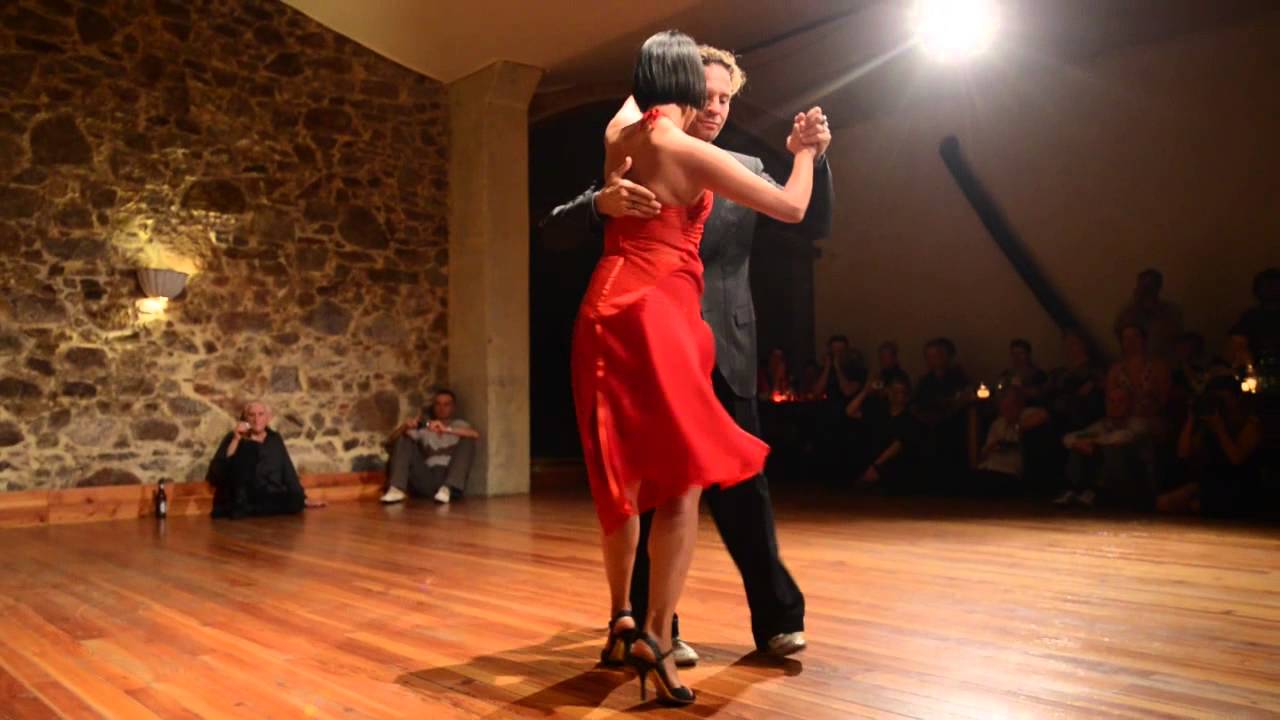 Michelle & Joachim Show zu Livemusik von ¡Sin Duda!