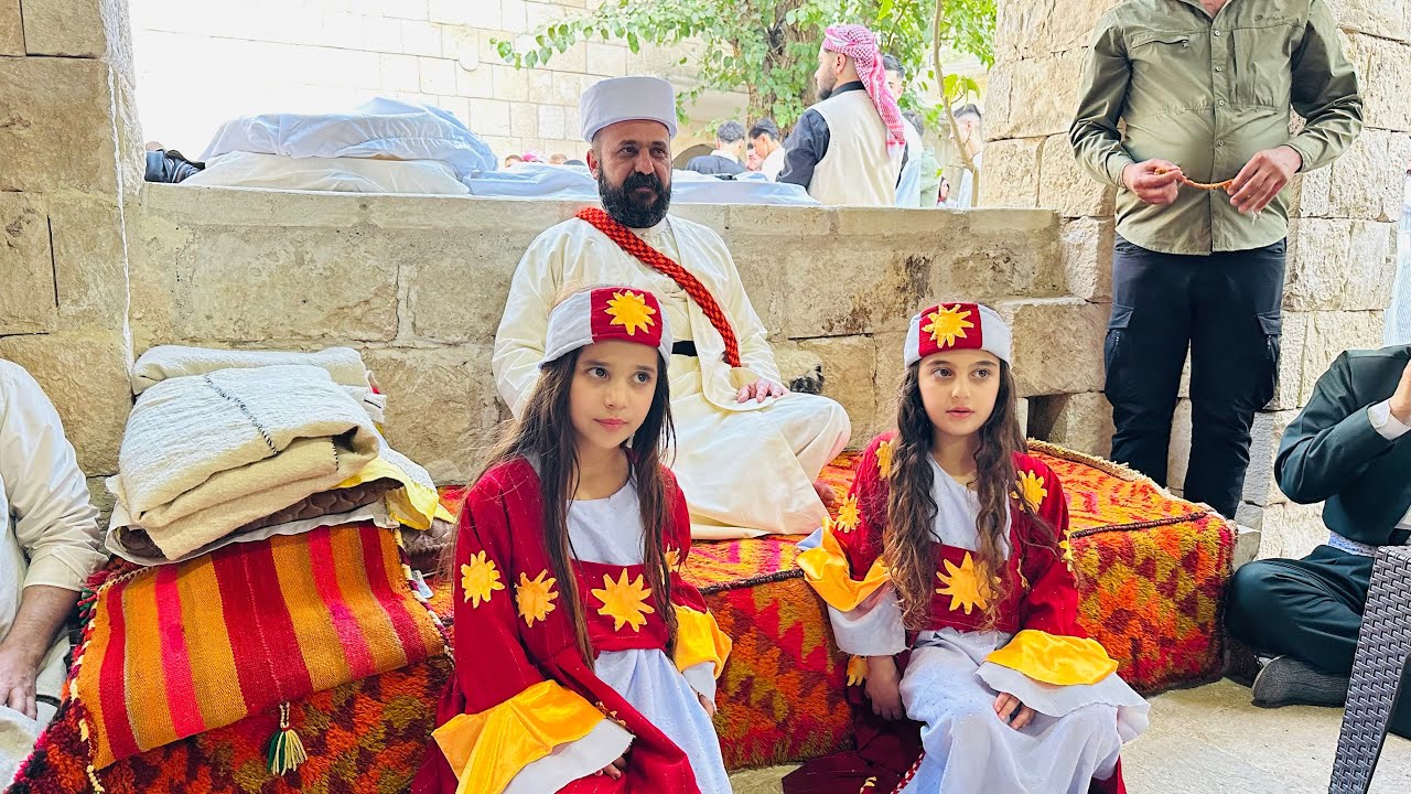 مراسيم يوم الأول من عيد جما في معبد لالش المقدس
