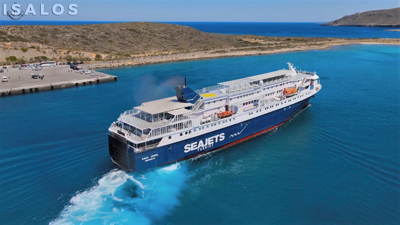 Aqua Jewel – Ρεμέτζο στα Κύθηρα (Arrival at the port of Kythira) | Aerial Video