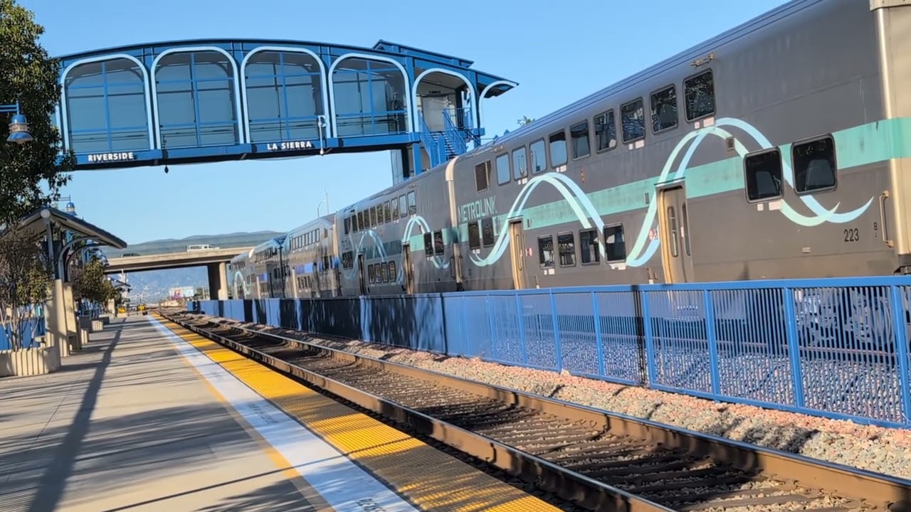 Metrolink train heading to Perris California on track 1 