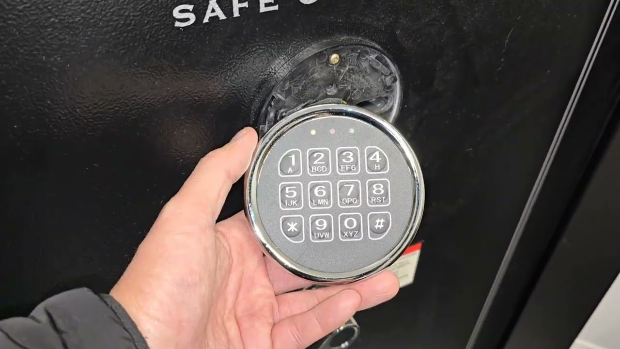 How to set up the key code on a Union Safe Company 24 Gun Fire Resistant Safe from Harbor Freight