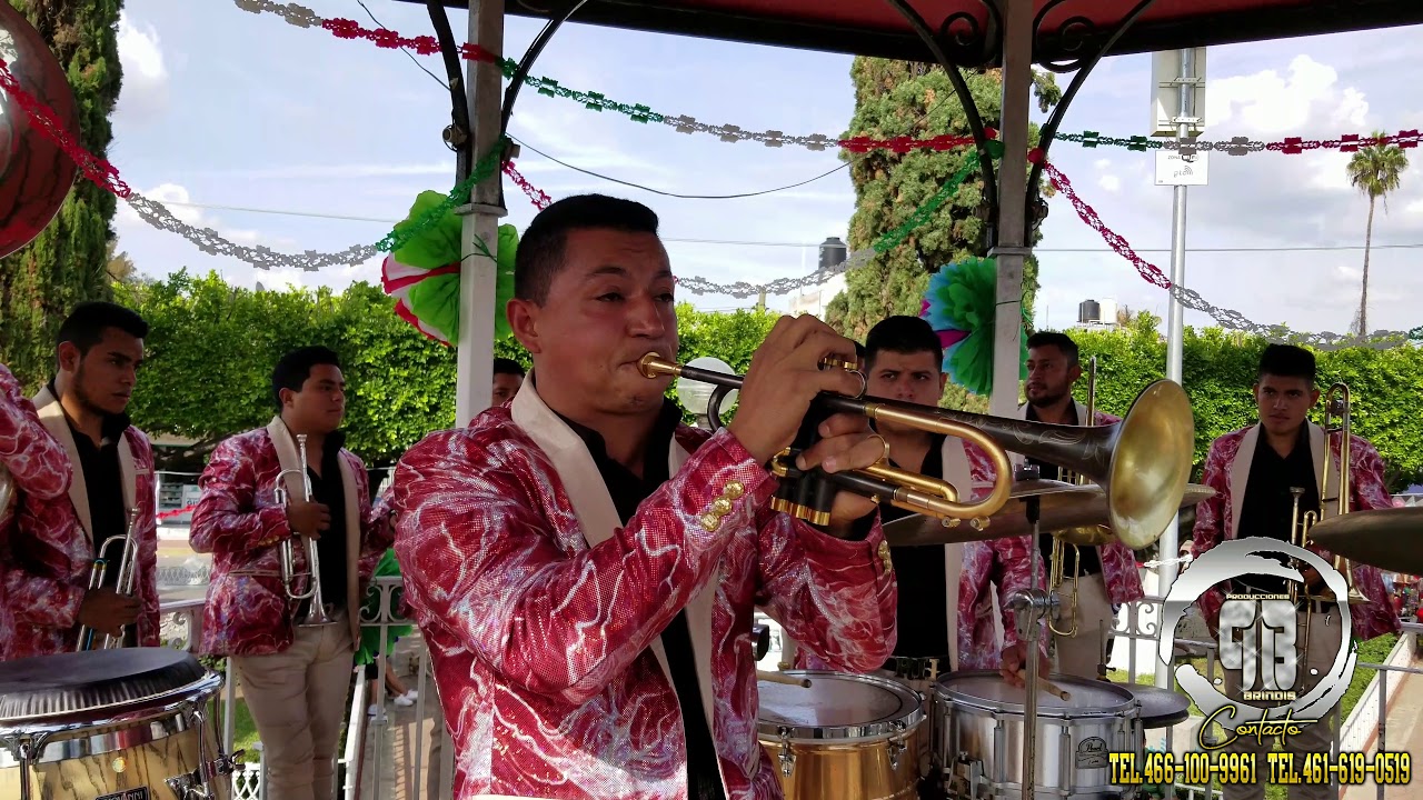 Las 3 Marías pasó doble con el trompetista Frank García el morro banda reyna de huajuapan