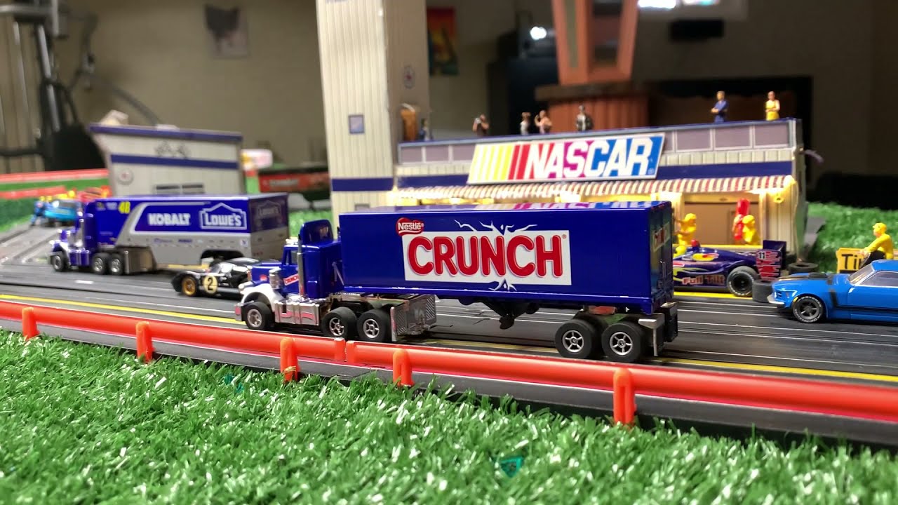 Crunch Racing Rigs by Autoworld and it's Xtraction chassis!!