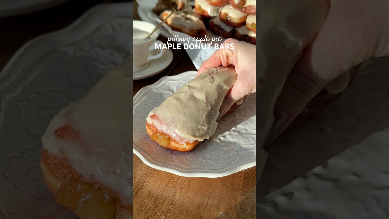 apple pie maple donut bars 🍎🍂🤎 #apple #recipe #fall #donuts #breakfast #dessert #baking
