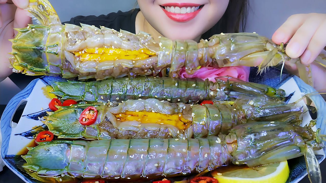 ASMR SOY SAUCE RAW MANTIS SHRIMPS , EATING SOUNDS | LINH-ASMR