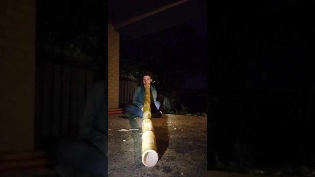 Self-Made Buddha's Belly Bamboo Didge Solo In The Middle Of A Severe Thunderstorm, Key 444hz Low Gb 