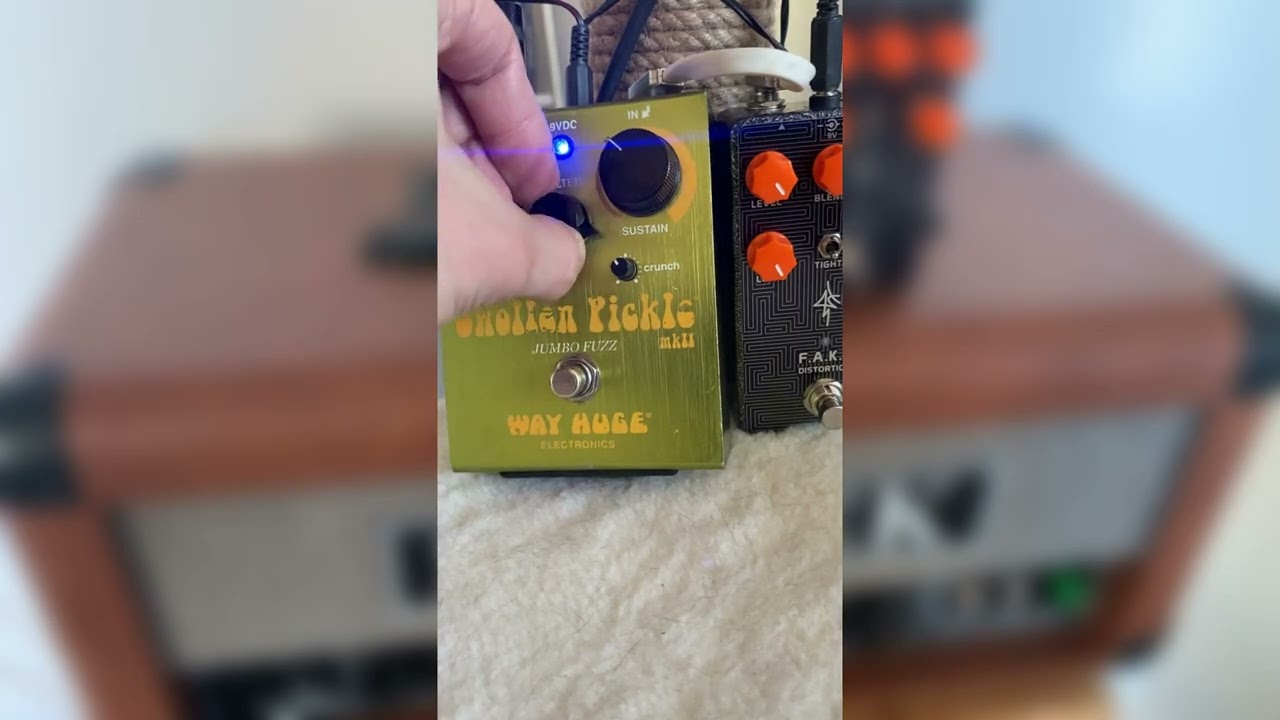 Way Huge Swollen Puckle vs Hiero Effects FAKK HM2 - Sovtek high gain