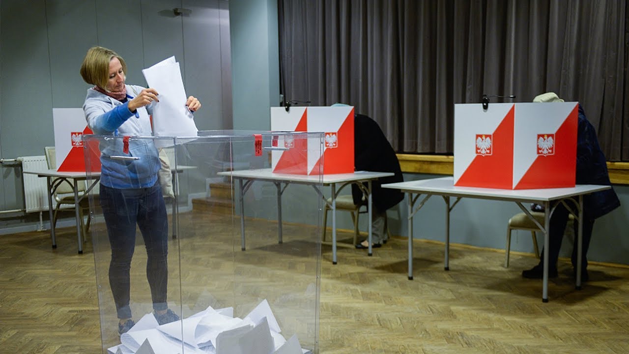 Polls open in Poland's parliamentary election