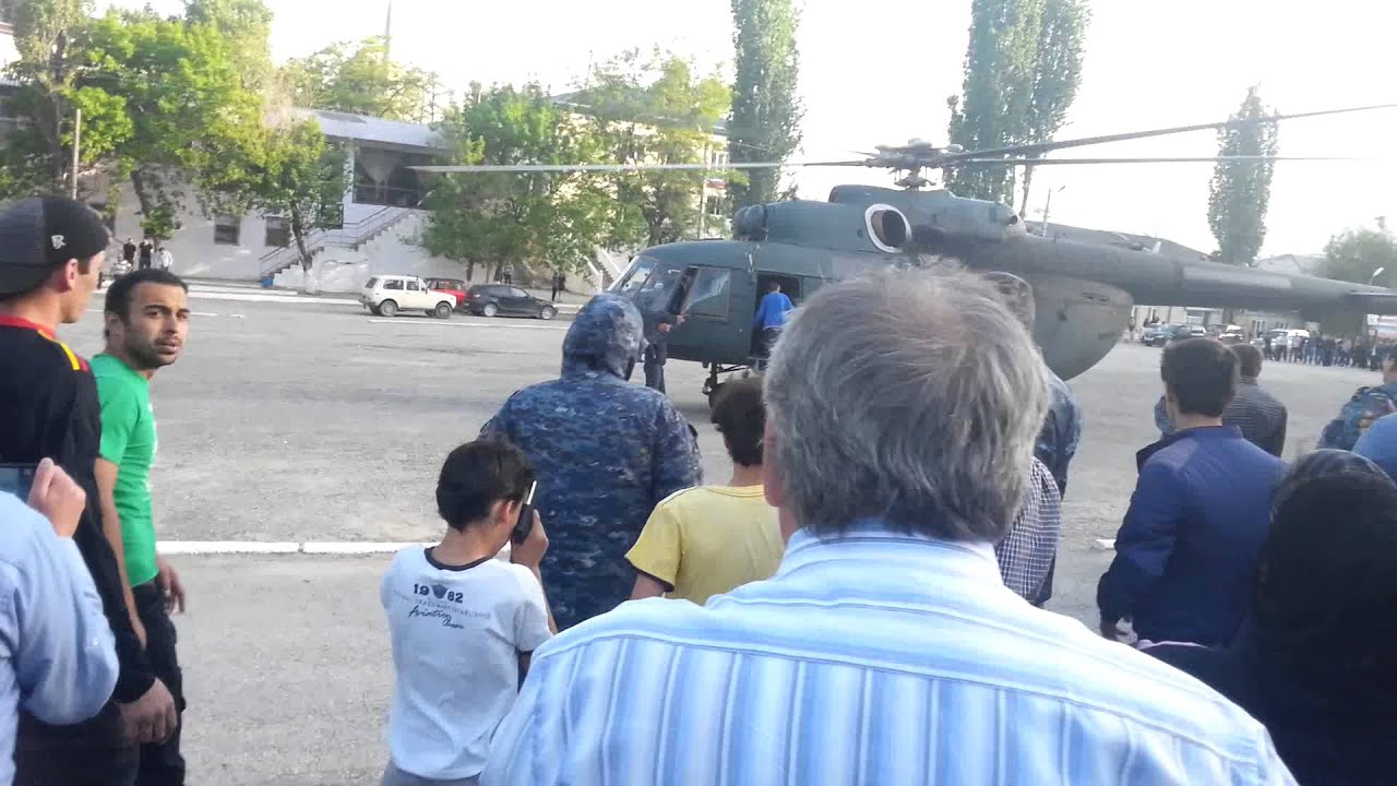Вертолет в Гунибе.