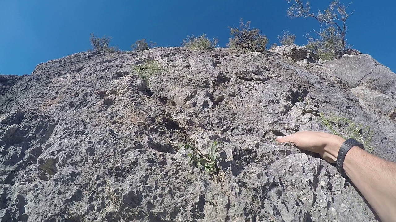 Climbing in Rocha de Pena - lead climb 'Nietzche' grade 4a