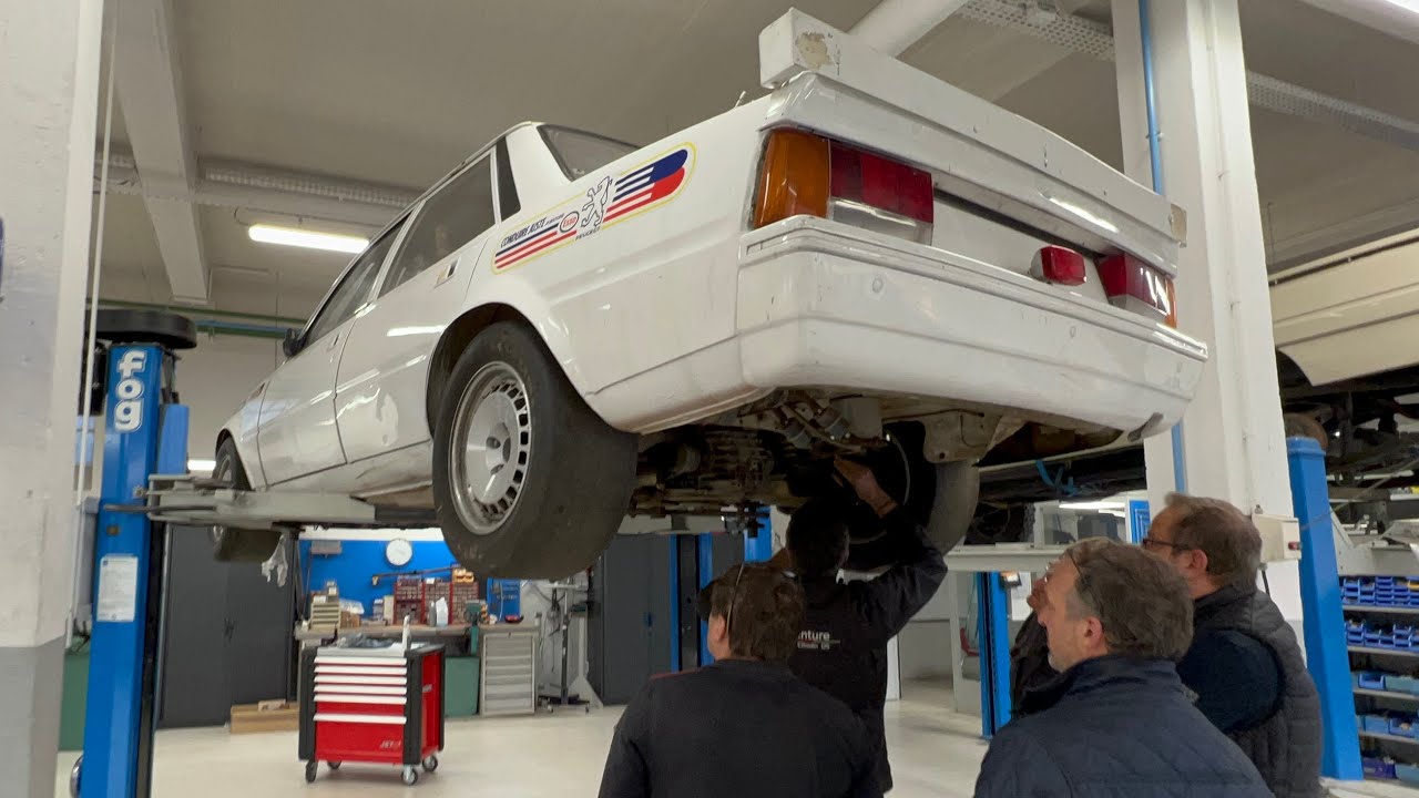 On sort le Moteur de la 505 Production au Musée Peugeot