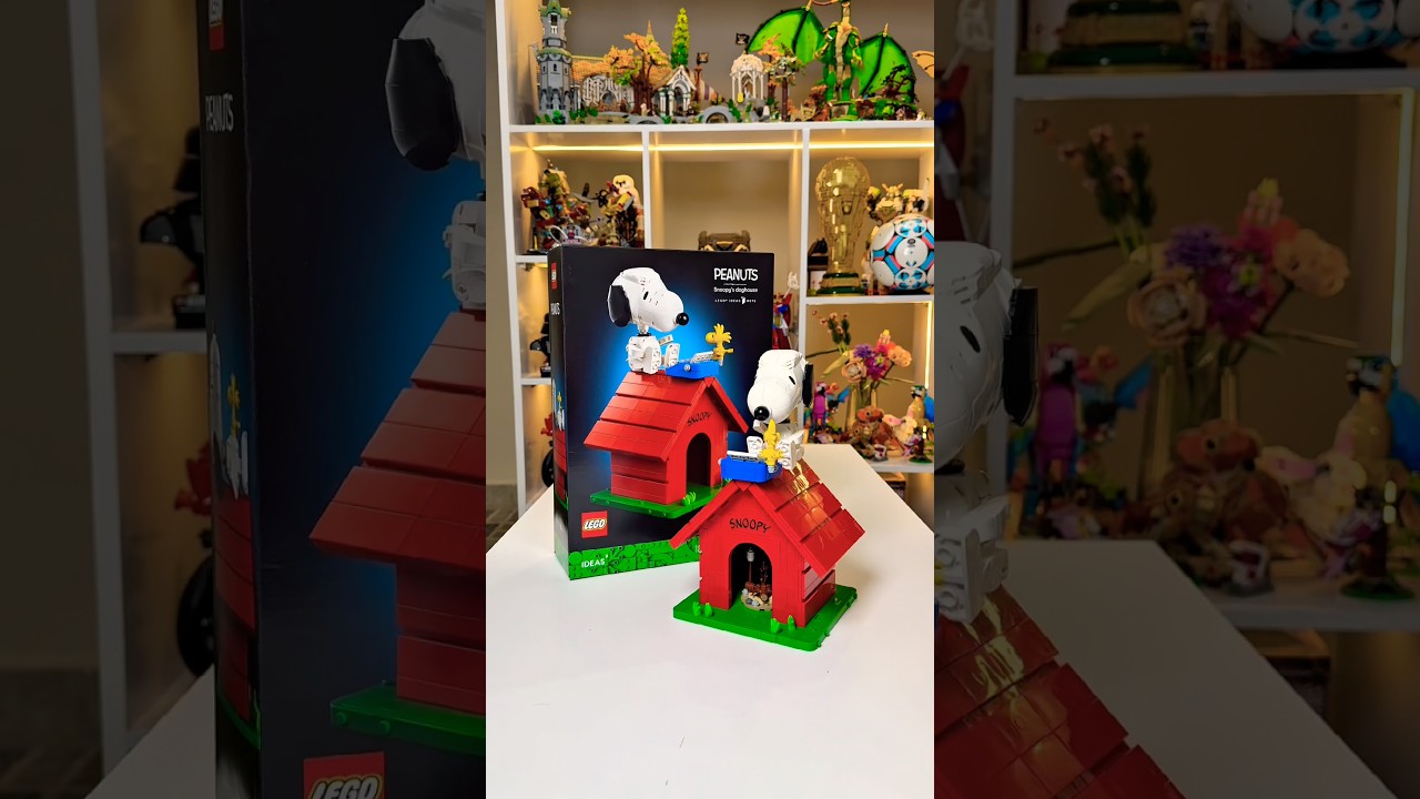 LEGO Ideas Peanuts: Snoopy's Doghouse is a delightful simple set!#rlfm #21368 #lego