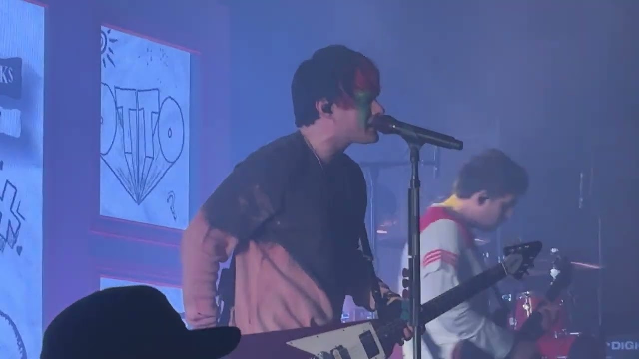 WHY CAN'T I - Waterparks SEATTLE 2024