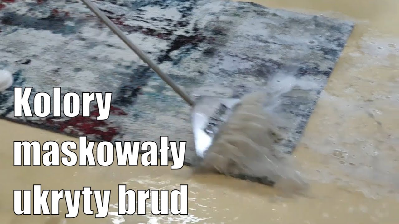 Pranie bardzo brudnego dywanu. Kolory maskowały brud. Pralnia dywanów przywróciła mu dawny wygląd.✨