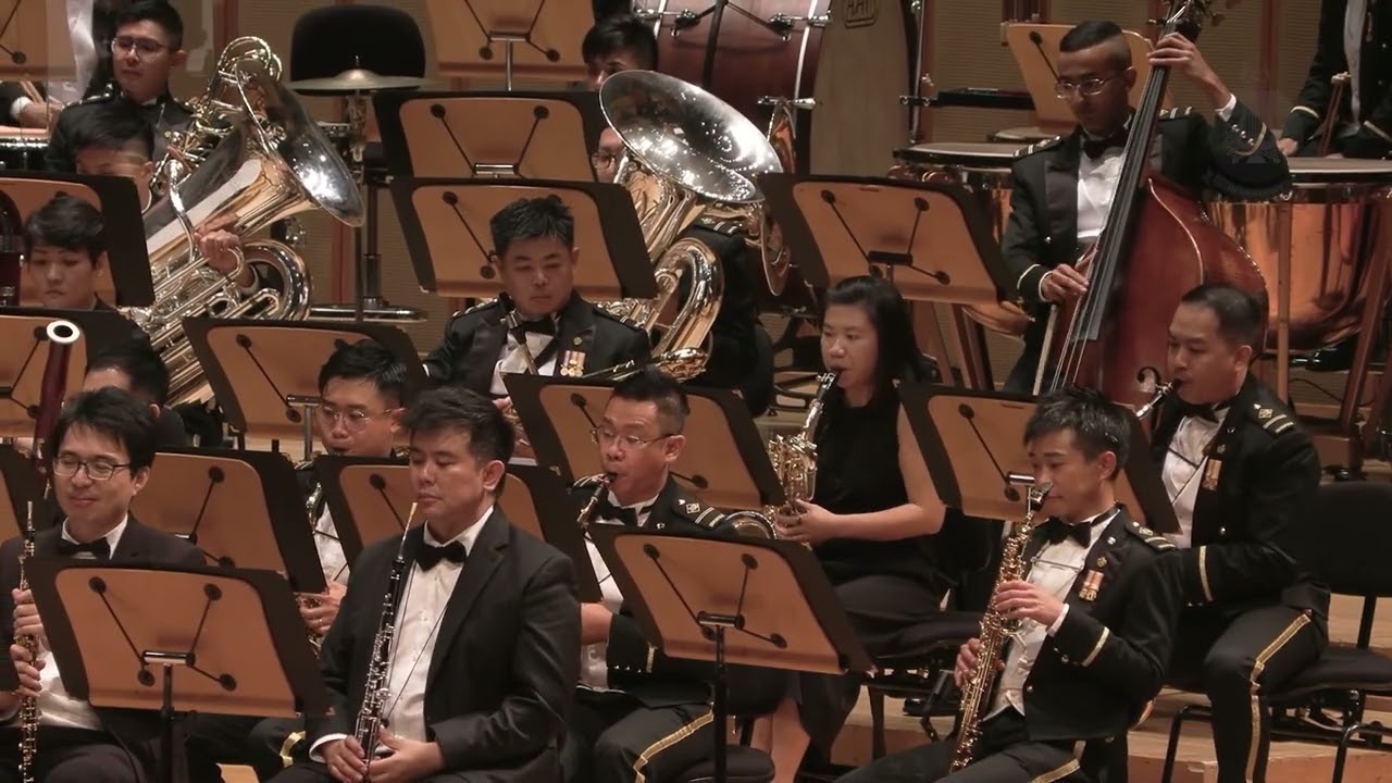Grainger - Gumsucker’s March / SAF Central Band • Bostock