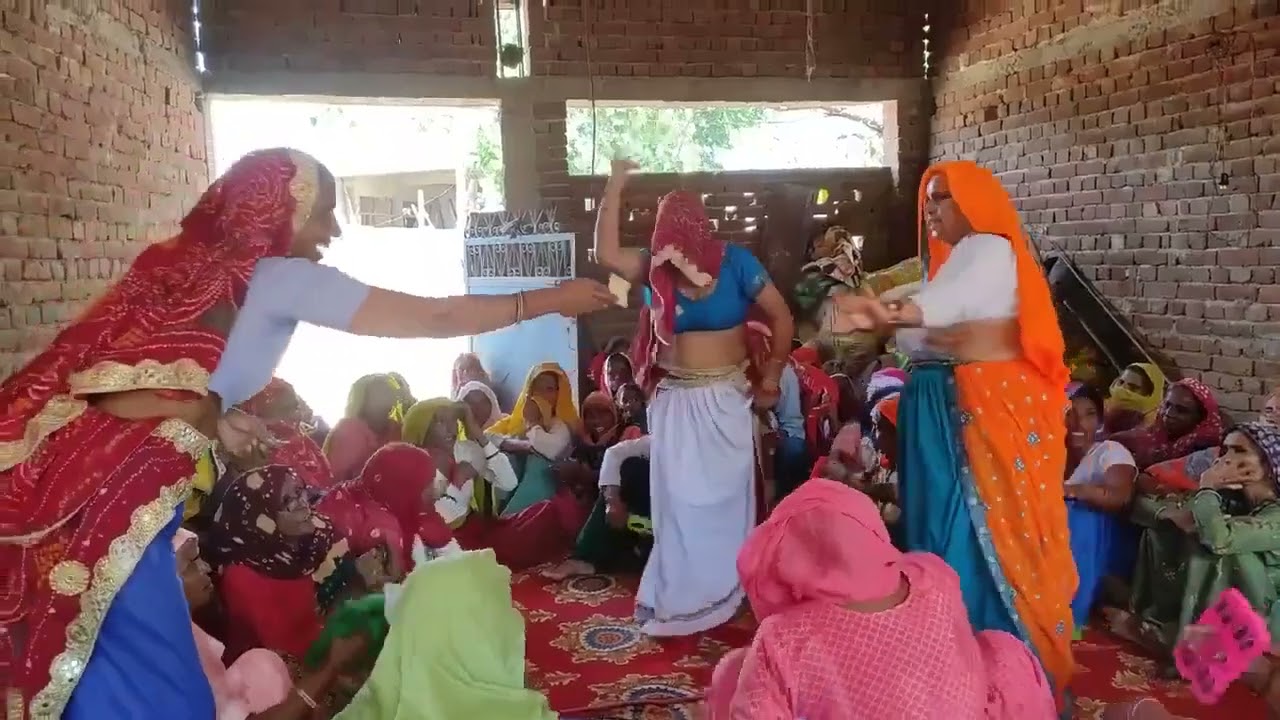 Ahirwal bharawas काला काला कहे गुजरी मत काले का जीकर करै💃🏻काले रंग पर मोरनी रूदन करै💯💯👌🏻
