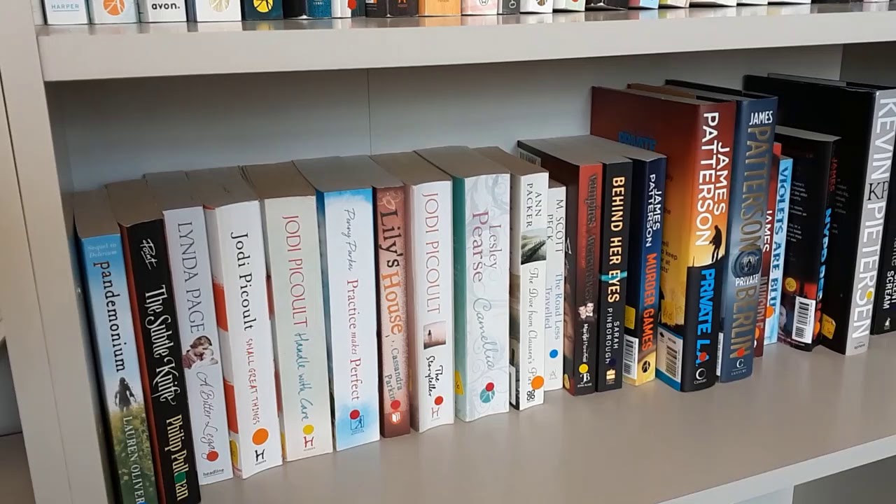 Charity Shop Look Around and Book Haul