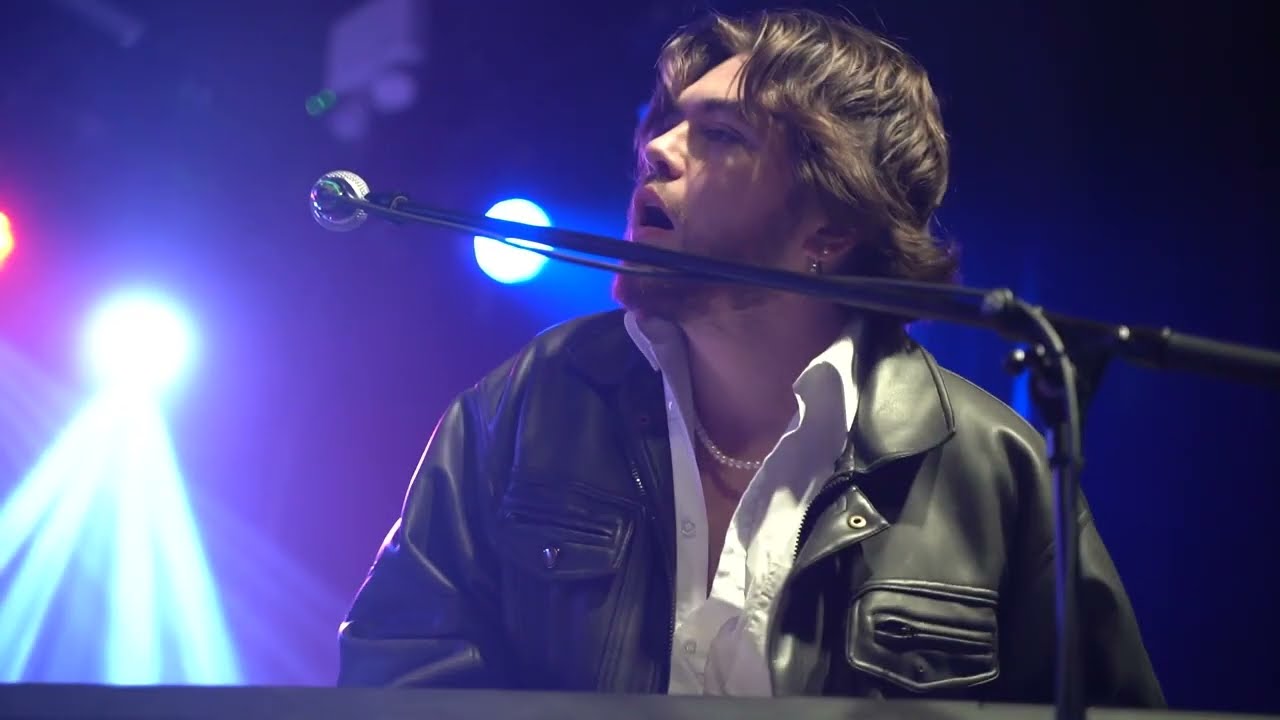 LLOYD JOHN - Cyprus Avenue [LIVE]