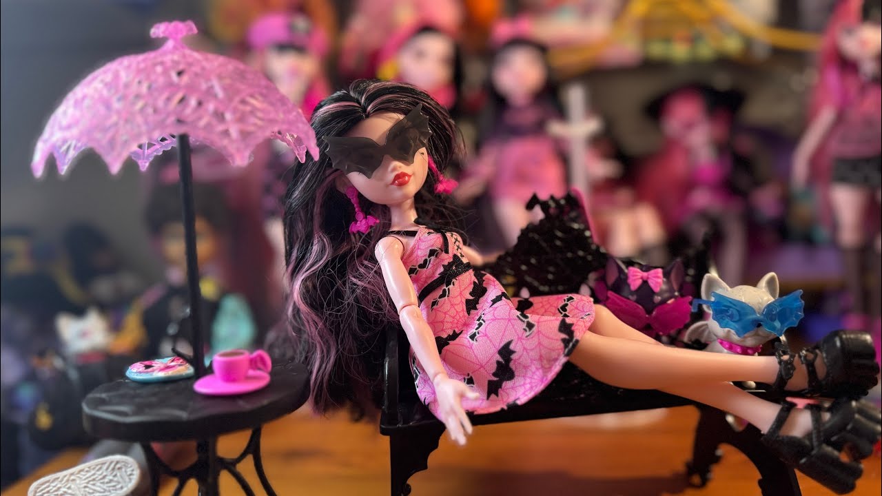 Monster High Draculaura Bite in The Park Playset, unboxing and review (adult collector) 