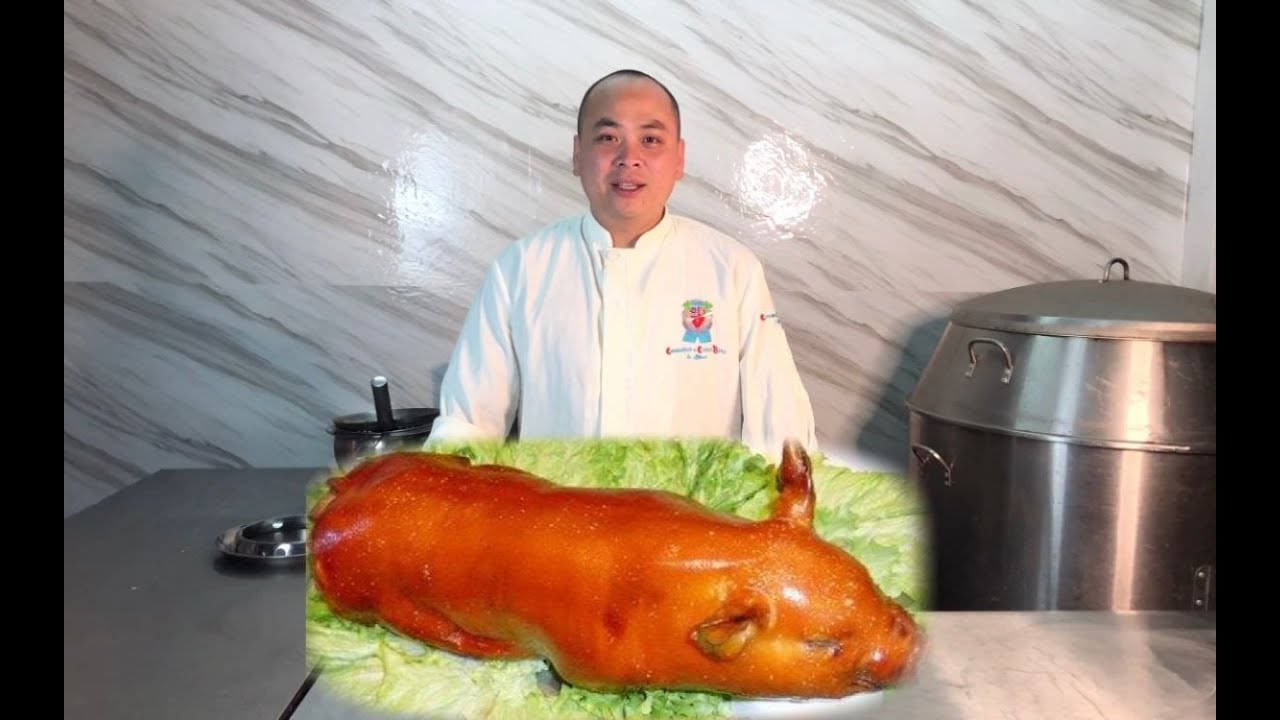 大厨分享一道&ldquo;脆皮烤乳猪&rdquo;制作教程，色泽红亮皮脆肉香，收藏吧