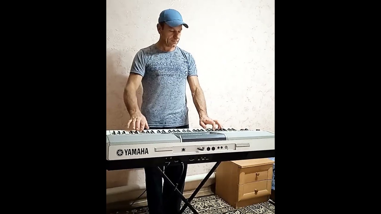 Galibri & Mavik - Федерико Феллини ( cover на синтезаторе )
