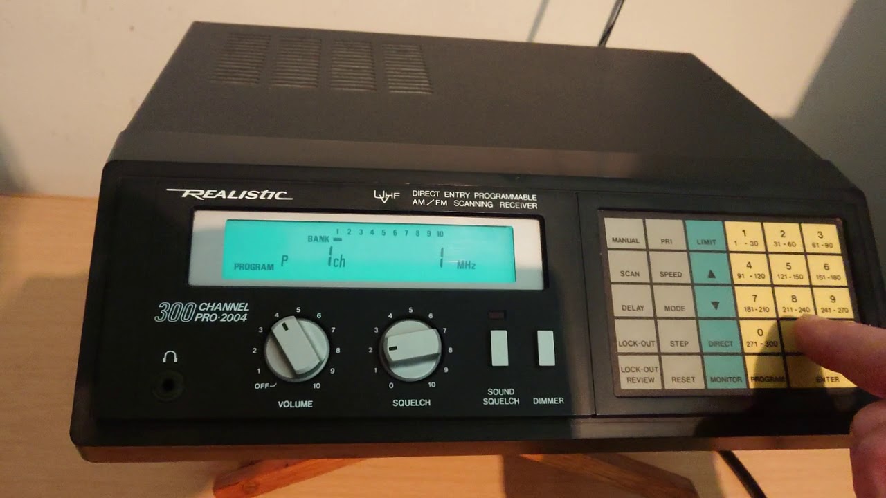 Realistic PRO-2004 Direct Entry Programmable Scanning Receiver