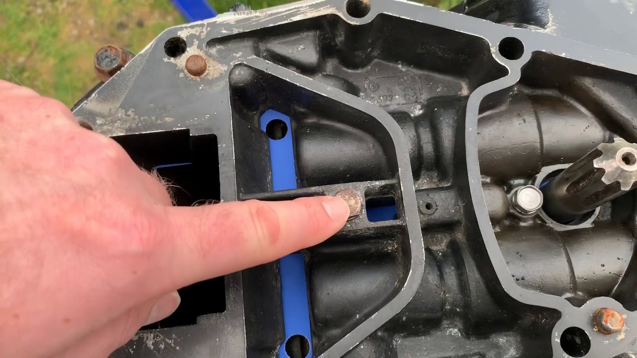150hp 2stroke Mercury outboard water passages and powerhead install
