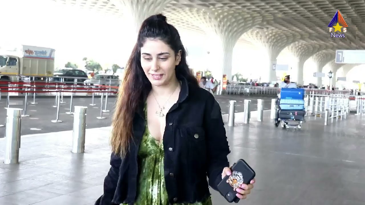 Salman Khan Young Lady Warina Hussain Attractive Appearance in Green Attire, Seen at Airport