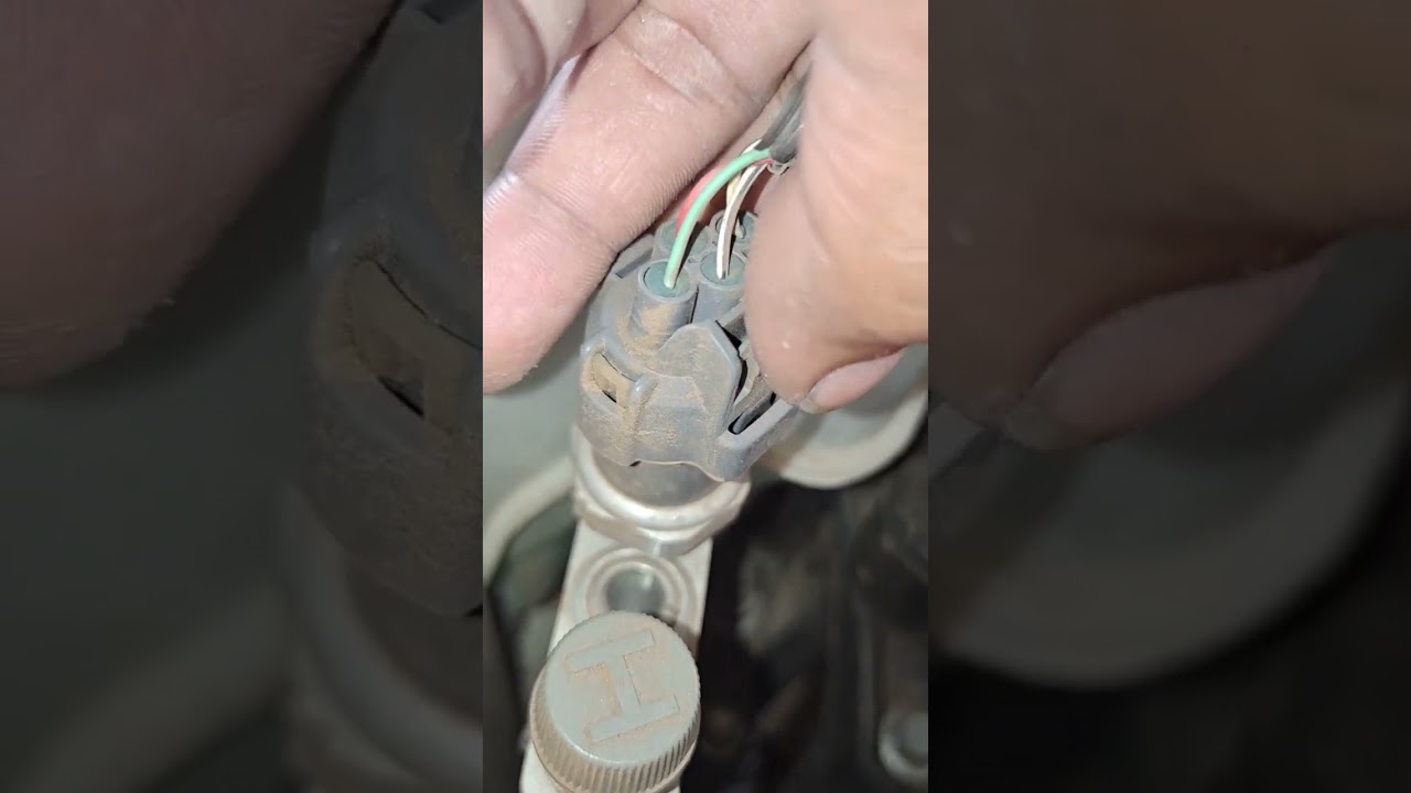 Tools for disconnecting and connecting car air conditioners 