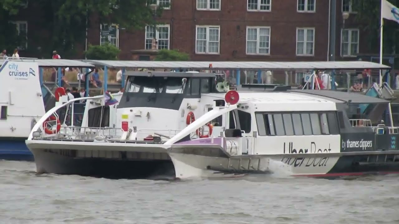 MOON CLIPPER ACCELERATION #uberboat #thamesriver