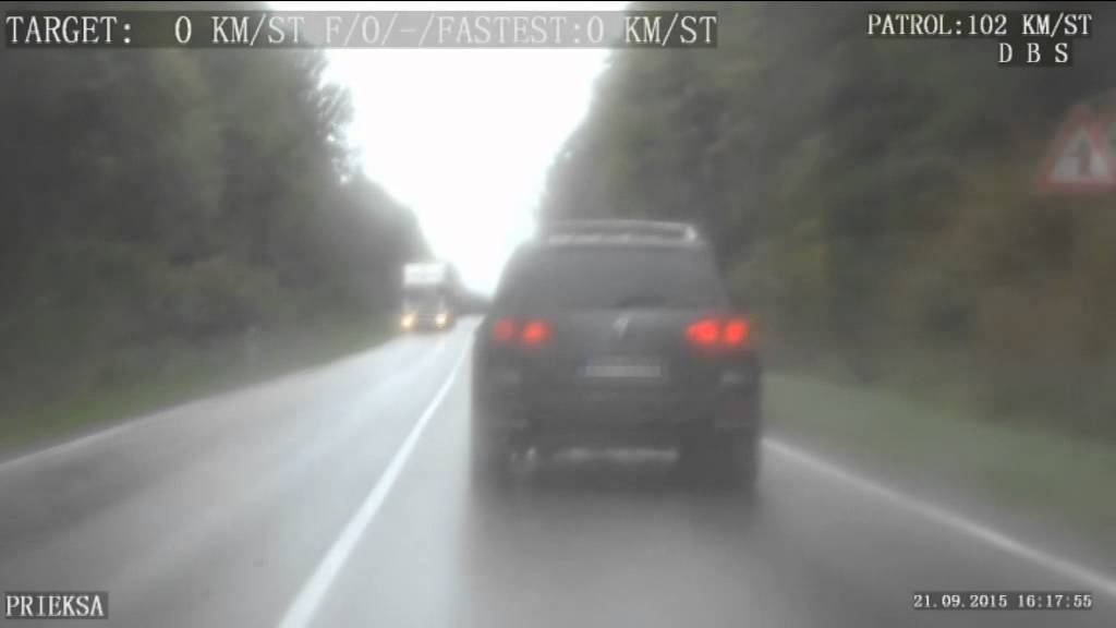 Bēgšana no policijas: zagts auto un 2,45 promiles