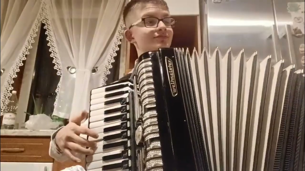 Filip - uczeń Szkoły Akordeonu - Triumfy Króla Niebieskiego, Bóg się rodzi, Oj Maluśki, Maluśki