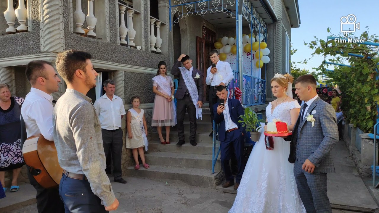 Surprize Surprize în satul Limbenii Noi, raionul Glodeni pentru Victor & Anastasia.