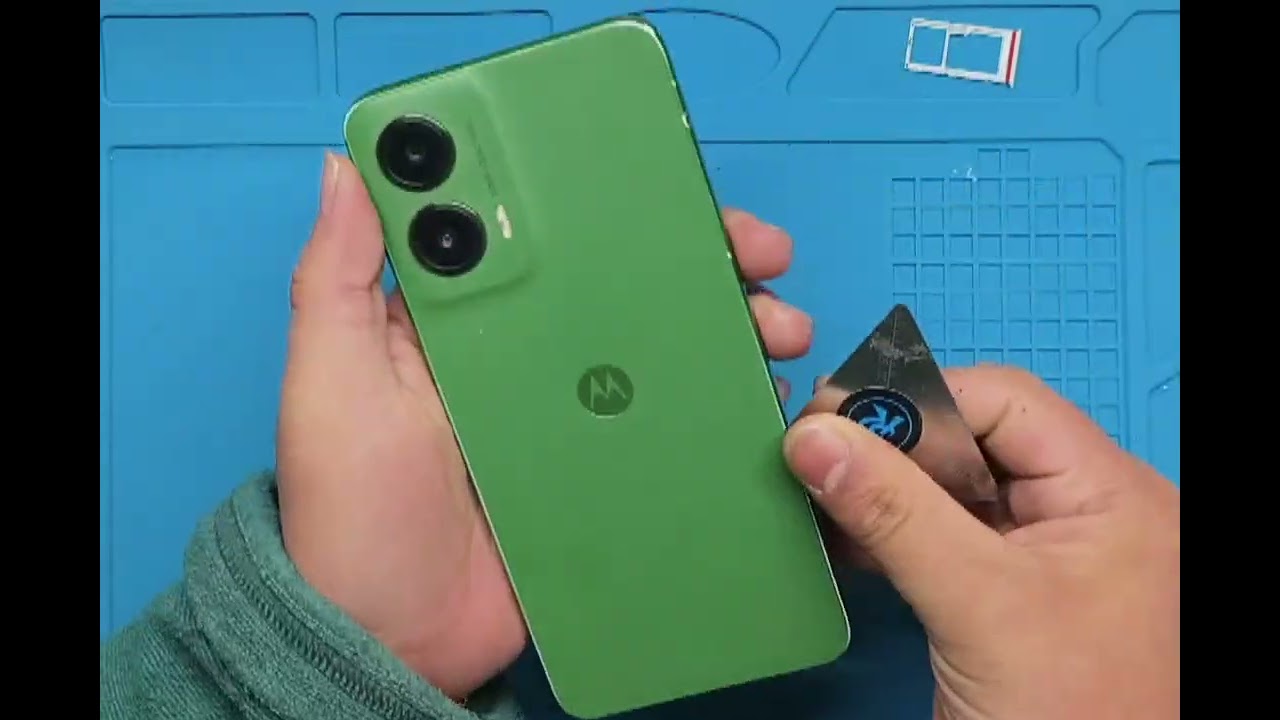 Moto g35 back panel open // motorola moto g35 back panel remove 