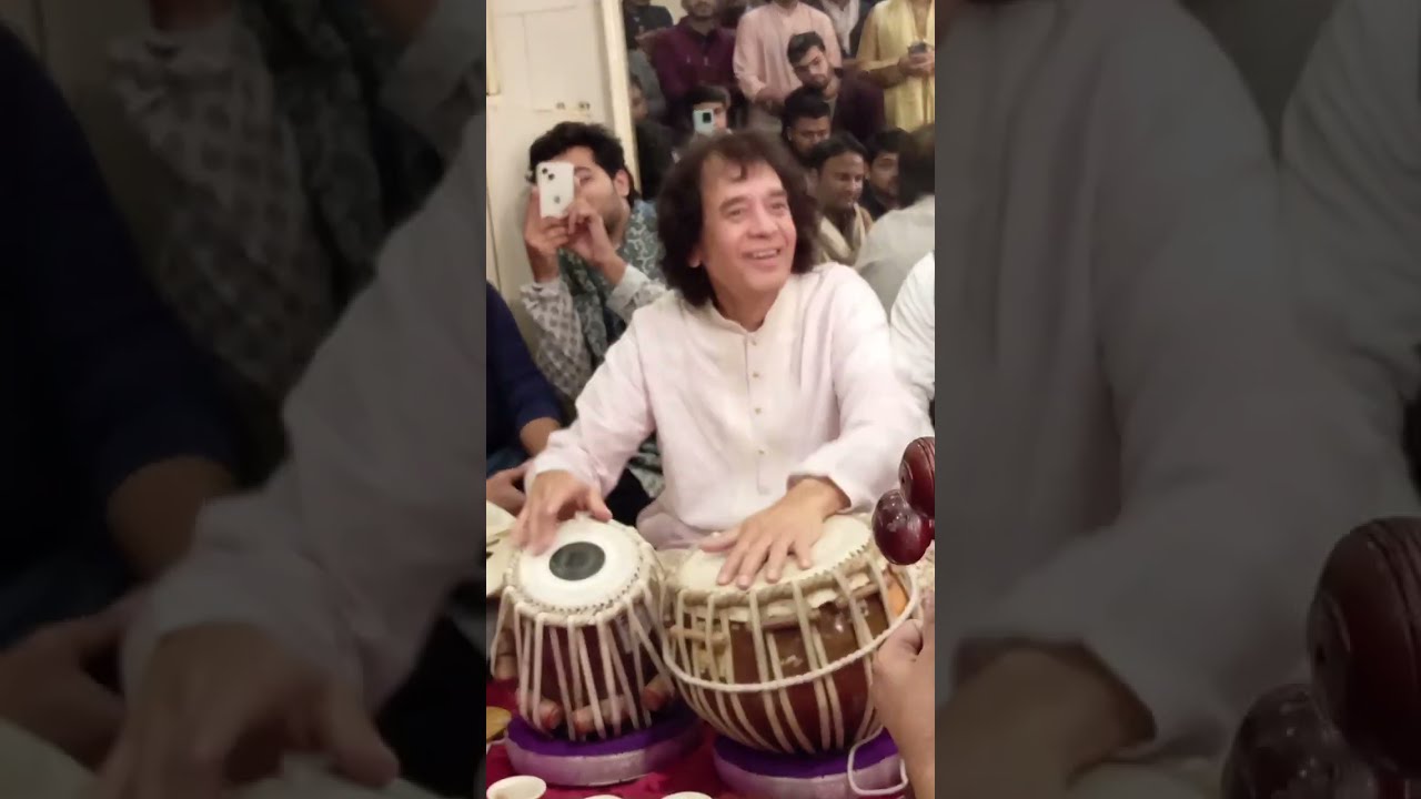 ustad Zakir Hussain (tabla) green room at kamani auditorium (Delhi)