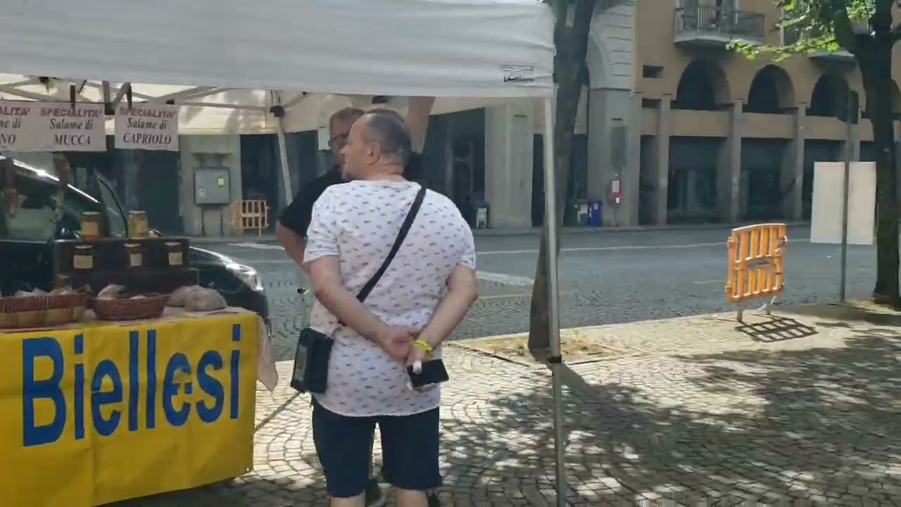 Caminata por Vía Italia,Biella